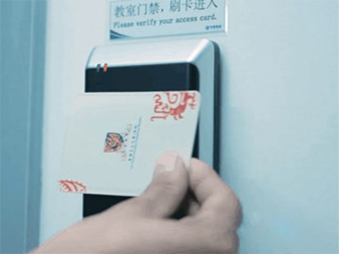 指纹、、虹膜、、人脸考勤机